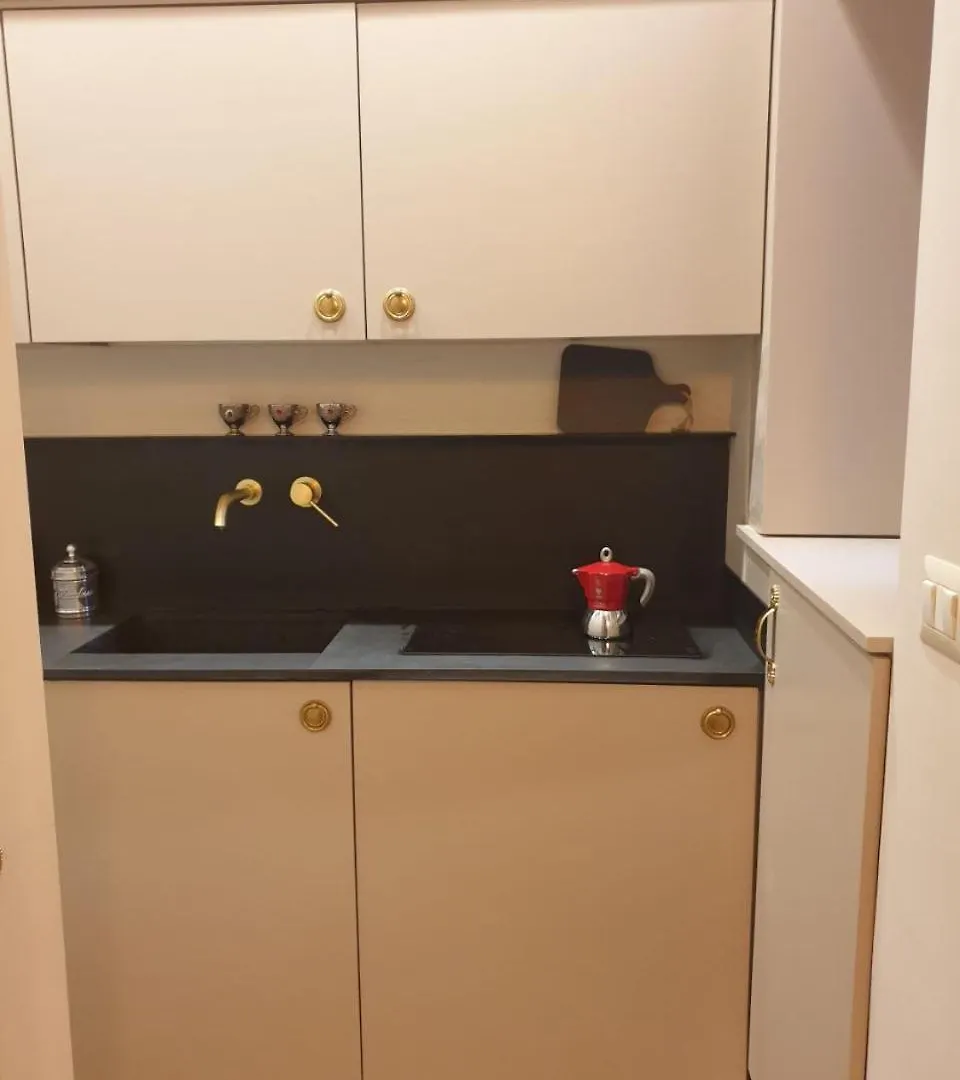 Elegante Suite Poerio Naples Apartment