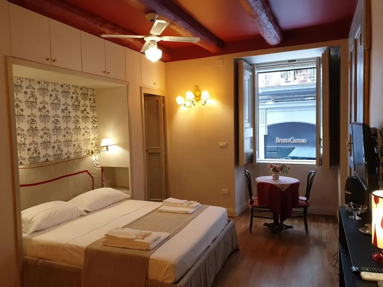 Elegante Suite Poerio Неаполь